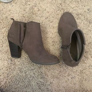 Gap booties